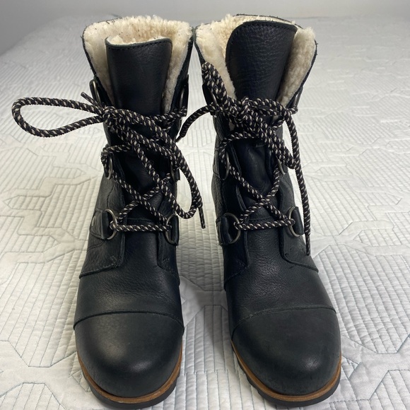 Sorel Joan of Arctic Mid Lace Up Wedge Black Leather Shearling Sz 8 - Picture 3 of 11